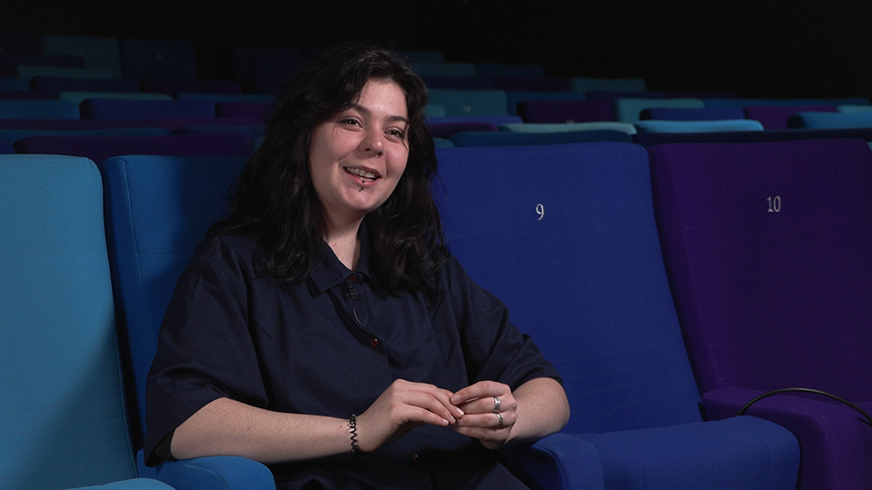 Interview de Déborah Drelon, perchwoman, pour la série Les Métiers de l'Ecran